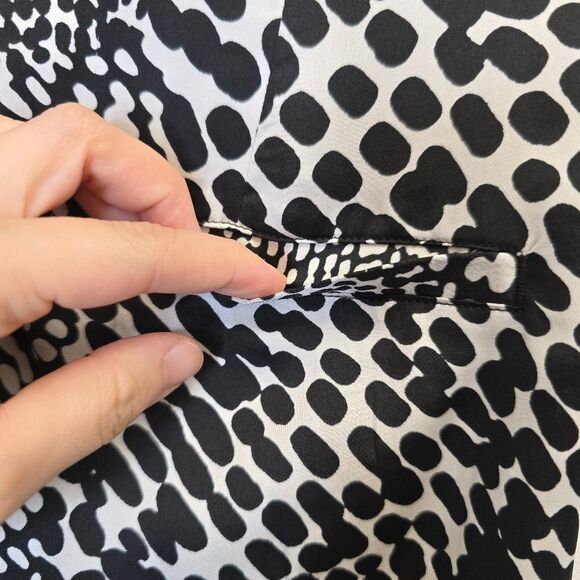 Express Women's 0 Black and White Abstract Print Dressy Satin Shorts - Picture 11 of 16